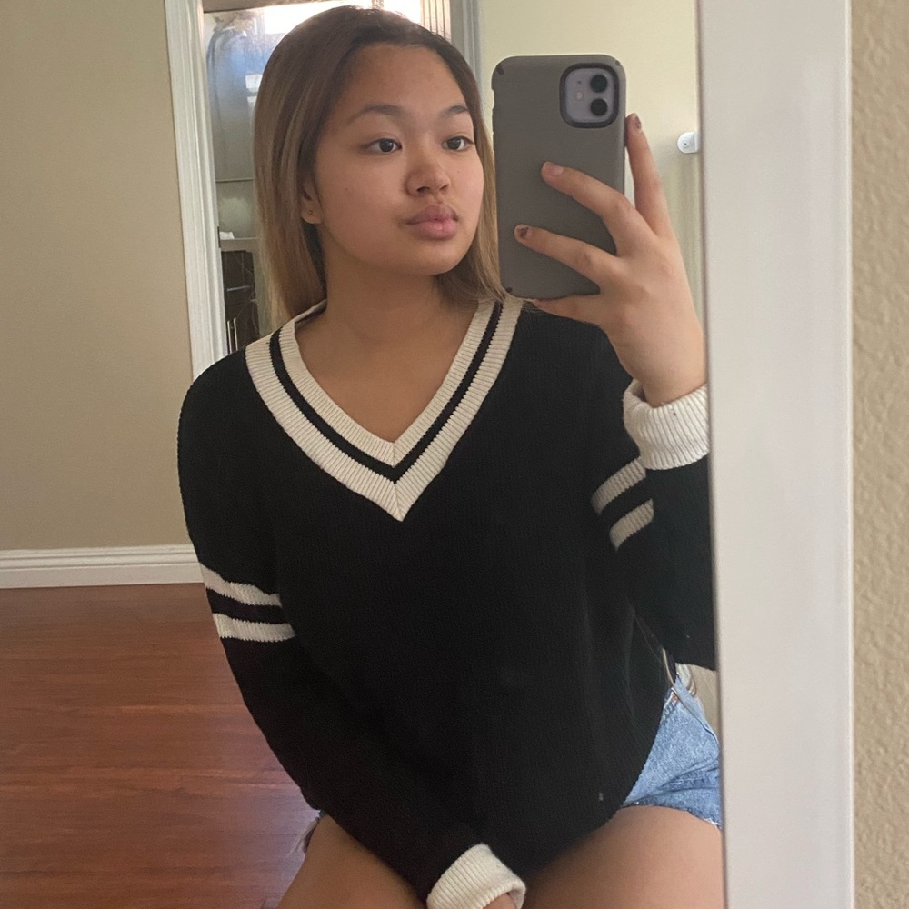 Forever 21 black sweatshirt!